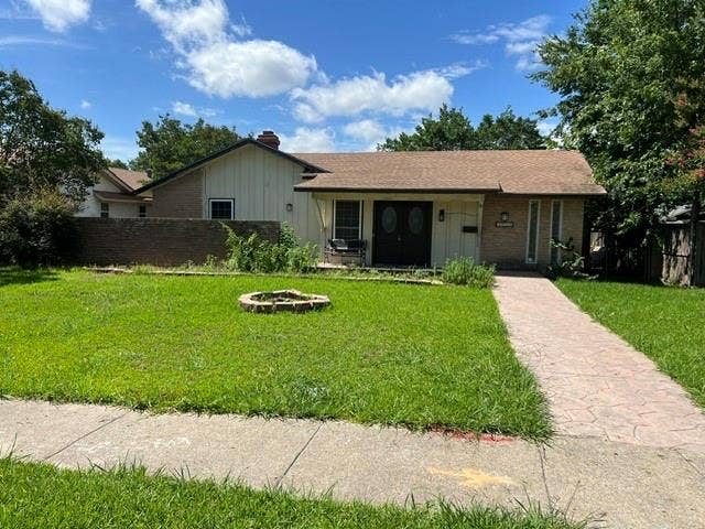 Property photo for 3810 Crater Lake Court, Irving, TX