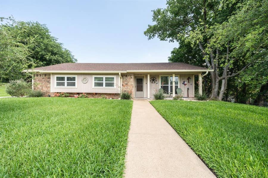 Property photo for 9509 Stony Point Drive, Woodway, TX