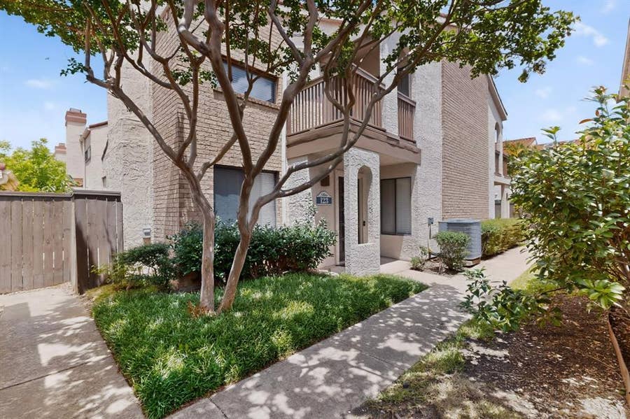 Property photo for 513 Ranch Trail, #123, Irving, TX