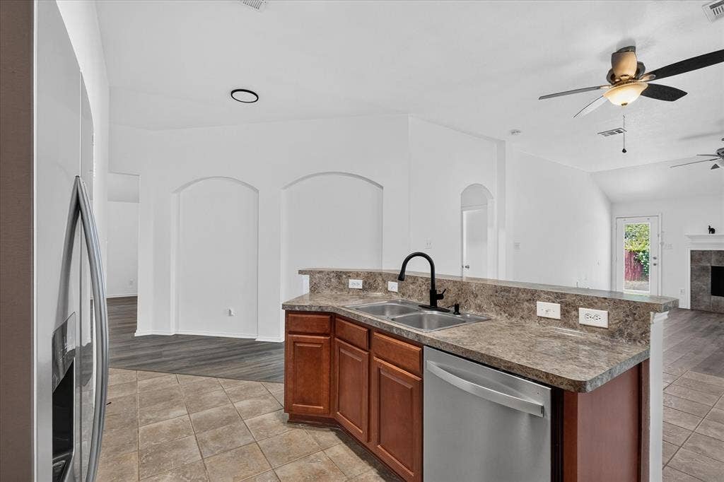 9324 Warren Drive, McKinney, TX 75071 9324 Warren Drive, McKinney, TX 75071