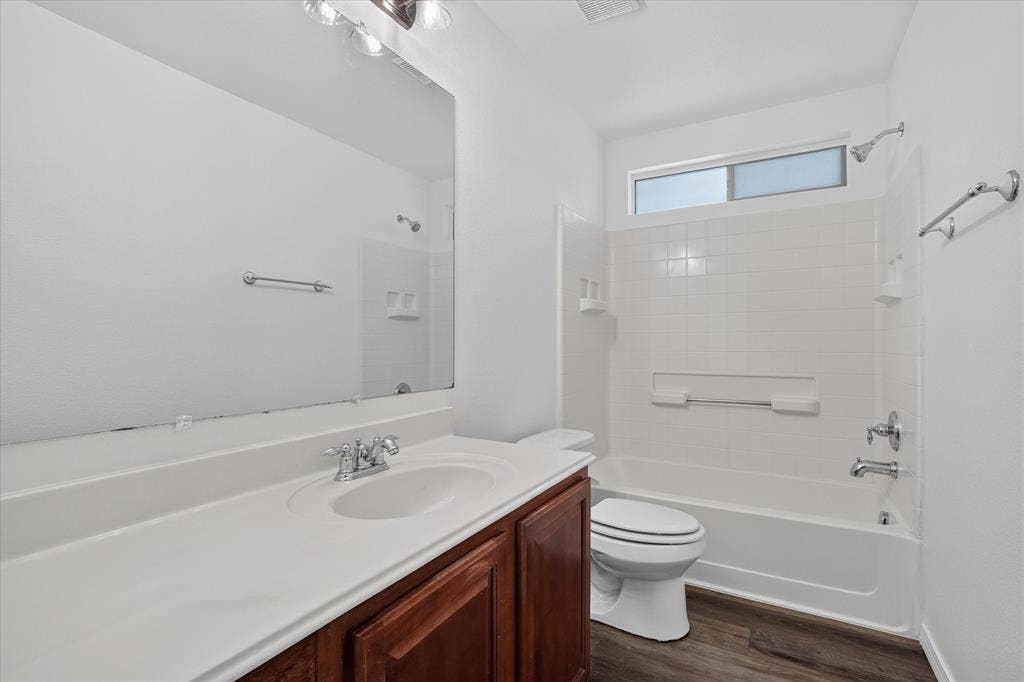 9324 Warren Drive, McKinney, TX 75071 9324 Warren Drive, McKinney, TX 75071