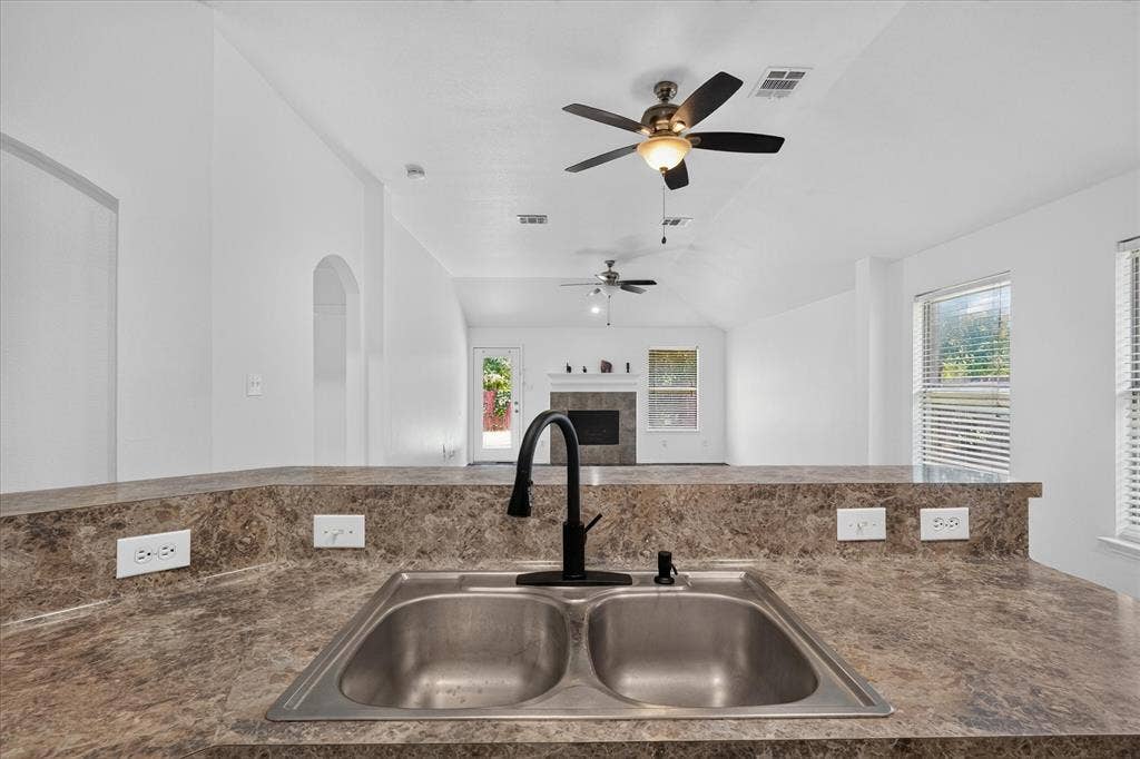 9324 Warren Drive, McKinney, TX 75071 9324 Warren Drive, McKinney, TX 75071