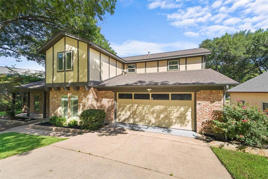 Property photo for 1404 Creekford Drive, Arlington, TX