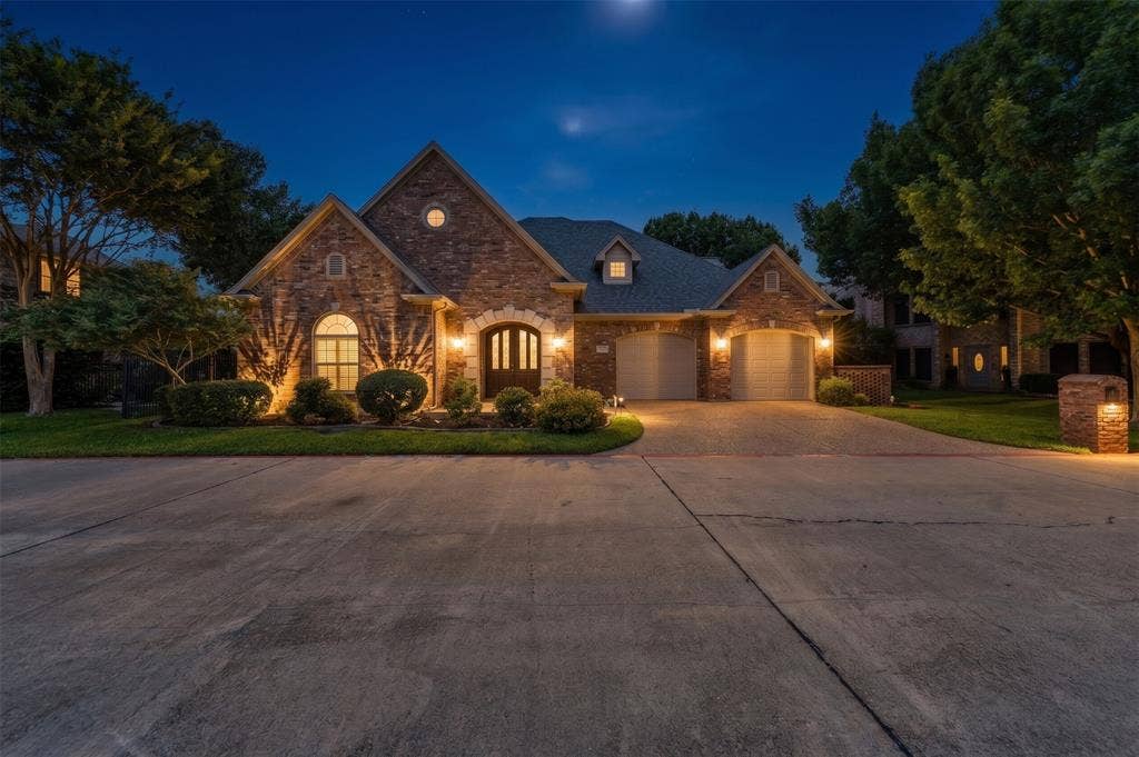 5974 River Bend Drive, Benbrook, TX 76132 5974 River Bend Drive, Benbrook, TX 76132