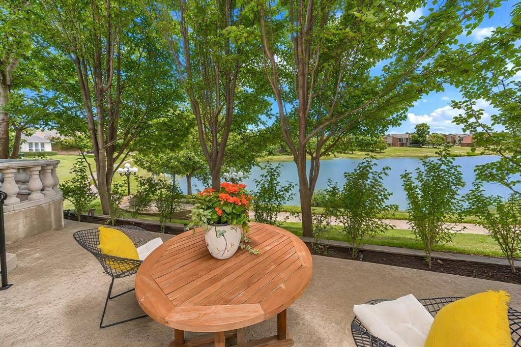 5974 River Bend Drive, Benbrook, TX 76132 Views from kitchen and living room