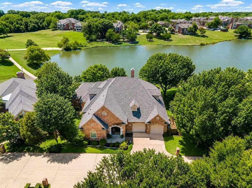 5974 River Bend Drive, Benbrook, TX 76132 View from above