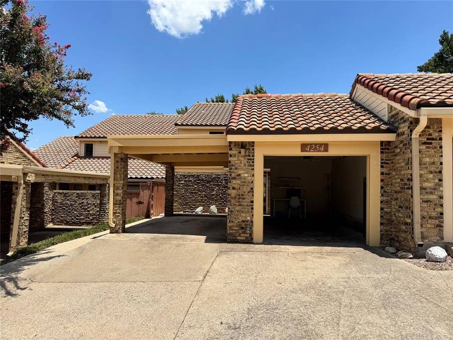 Property photo for 4254 Cuesta Drive, Irving, TX