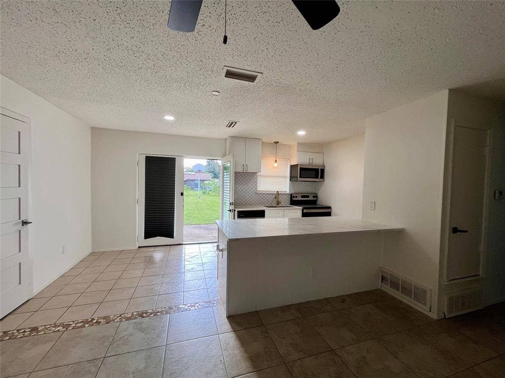 721 Lisa Lane, Cedar Hill, TX 75104 721 Lisa Lane, Cedar Hill, TX 75104