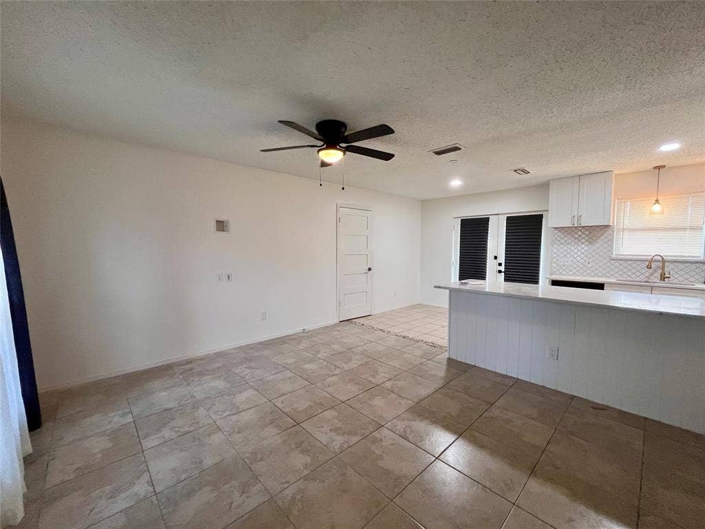 721 Lisa Lane, Cedar Hill, TX 75104 721 Lisa Lane, Cedar Hill, TX 75104
