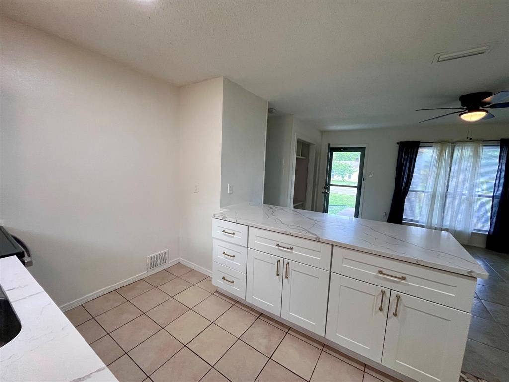 721 Lisa Lane, Cedar Hill, TX 75104 721 Lisa Lane, Cedar Hill, TX 75104