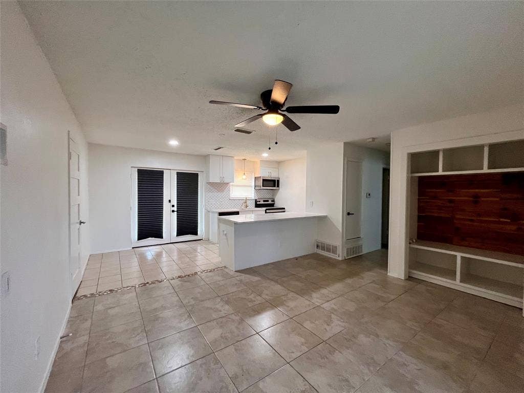 721 Lisa Lane, Cedar Hill, TX 75104 721 Lisa Lane, Cedar Hill, TX 75104