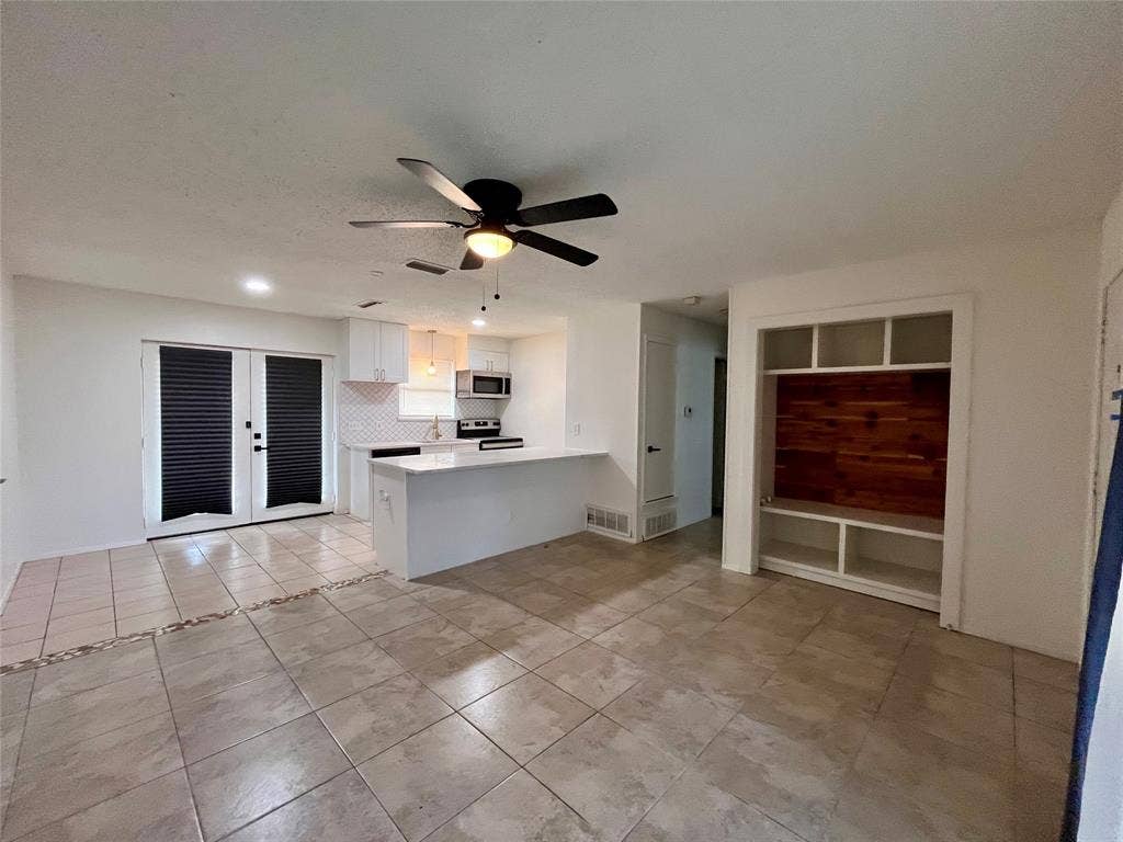 721 Lisa Lane, Cedar Hill, TX 75104 721 Lisa Lane, Cedar Hill, TX 75104