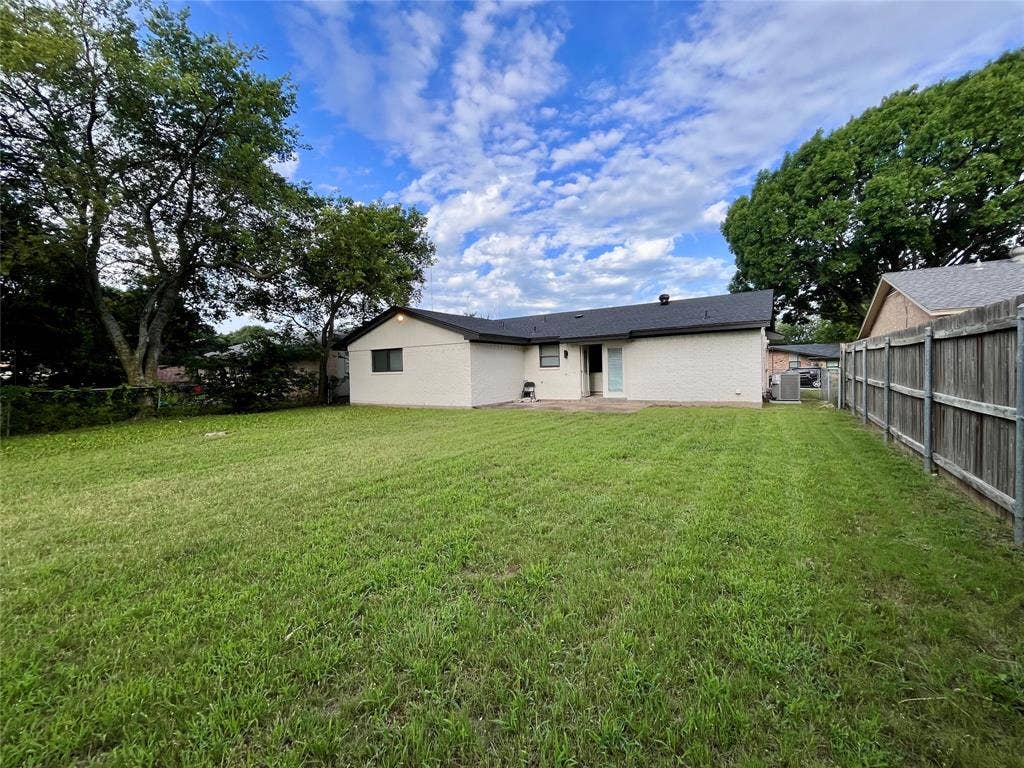 721 Lisa Lane, Cedar Hill, TX 75104 721 Lisa Lane, Cedar Hill, TX 75104
