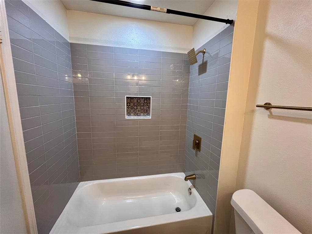 721 Lisa Lane, Cedar Hill, TX 75104 721 Lisa Lane, Cedar Hill, TX 75104