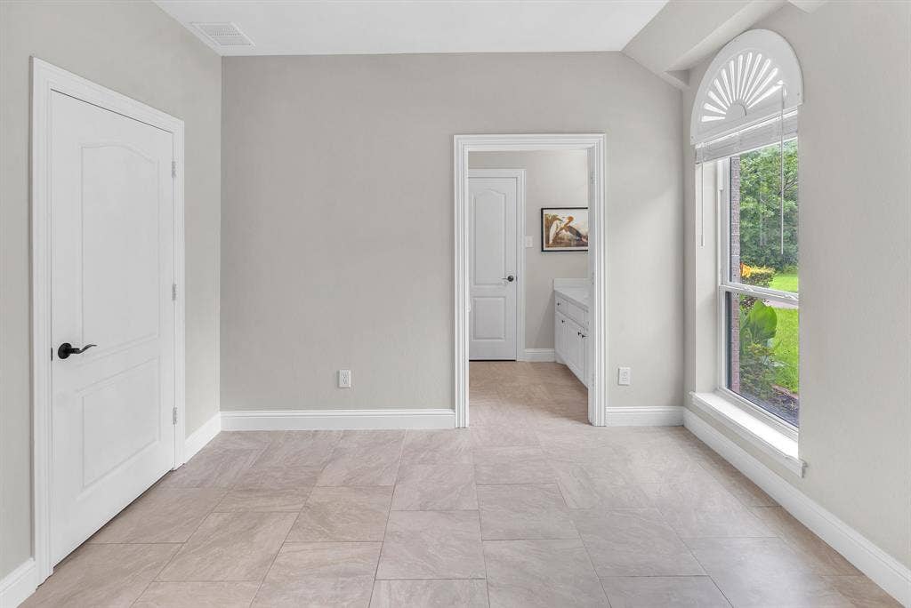137 Oakwood Court, Lakeside, TX 76135 En-suite Bedroom 3
