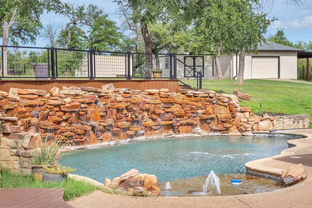 137 Oakwood Court, Lakeside, TX 76135 137 Oakwood Court, Lakeside, TX 76135