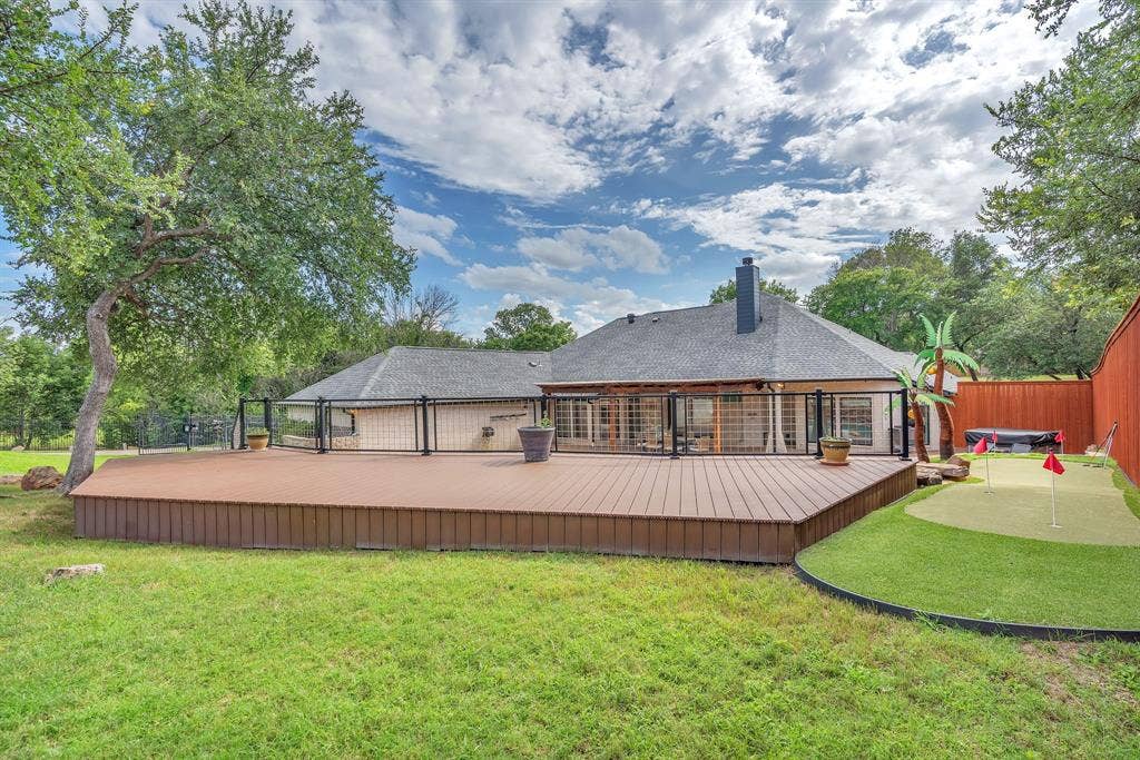 137 Oakwood Court, Lakeside, TX 76135 Overlooks the pool and the backyard