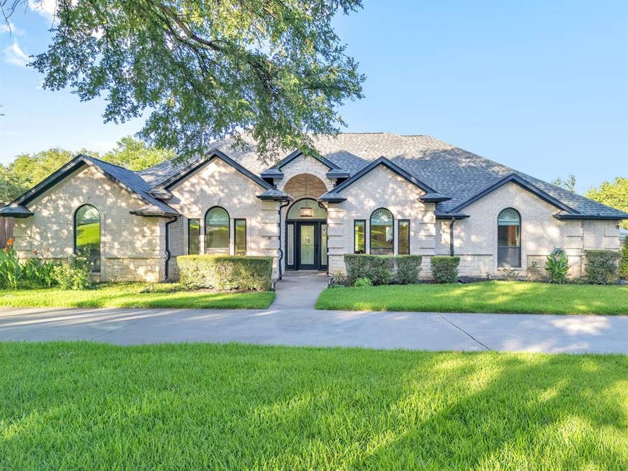 Property photo for 137 Oakwood Court, Lakeside, TX
