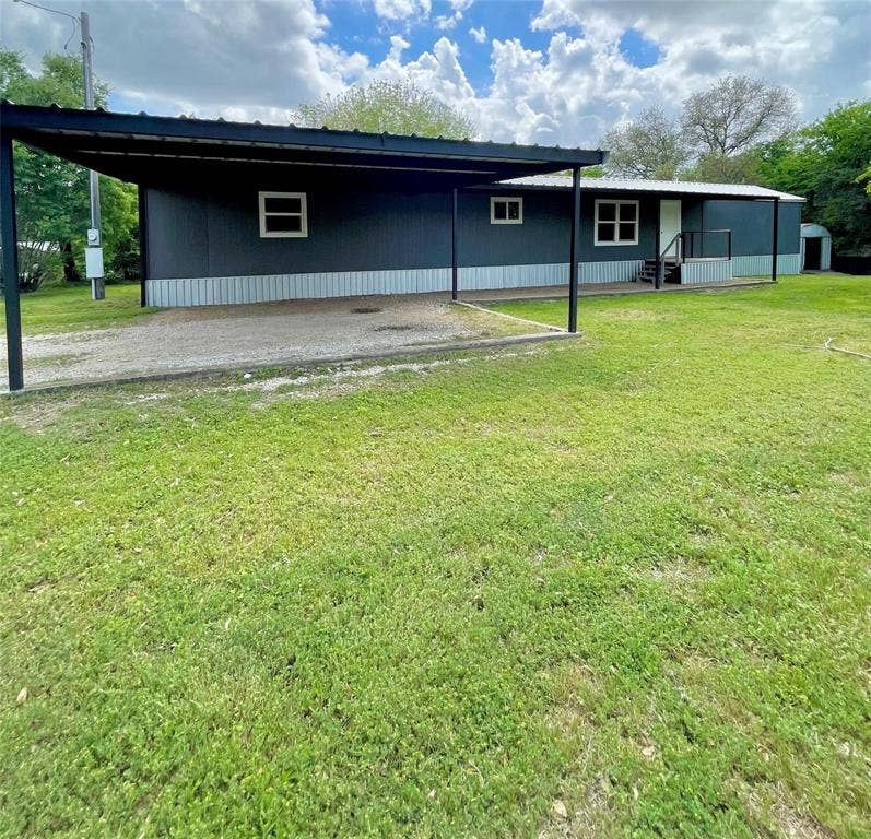 Property photo for 433 Capricorn Drive, Granbury, TX
