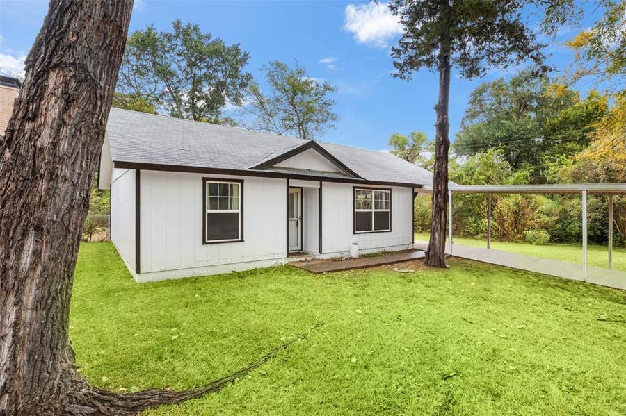Property photo for 521 Hilltop Drive, Tool, TX