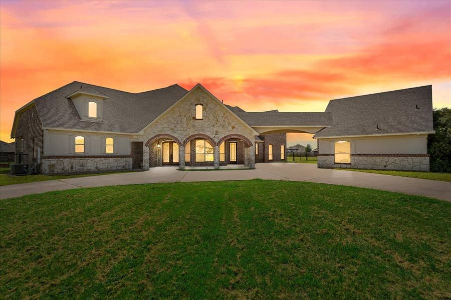 Property photo for 9770 County Road 483, Lavon, TX