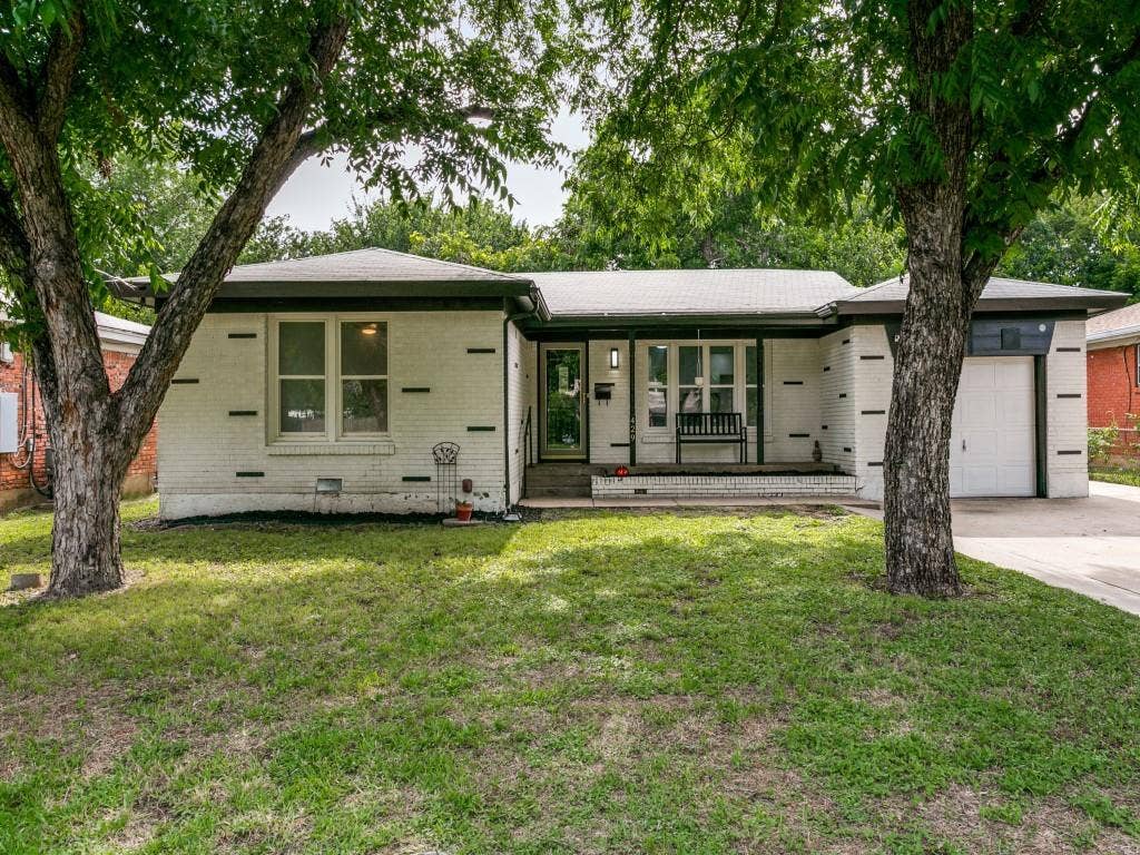 429 Harmon Road, Hurst, TX 76053 429 Harmon Road, Hurst, TX 76053