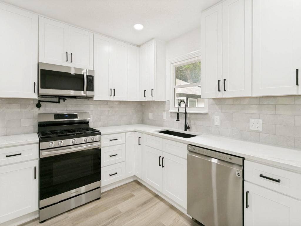 429 Harmon Road, Hurst, TX 76053 429 Harmon Road, Hurst, TX 76053