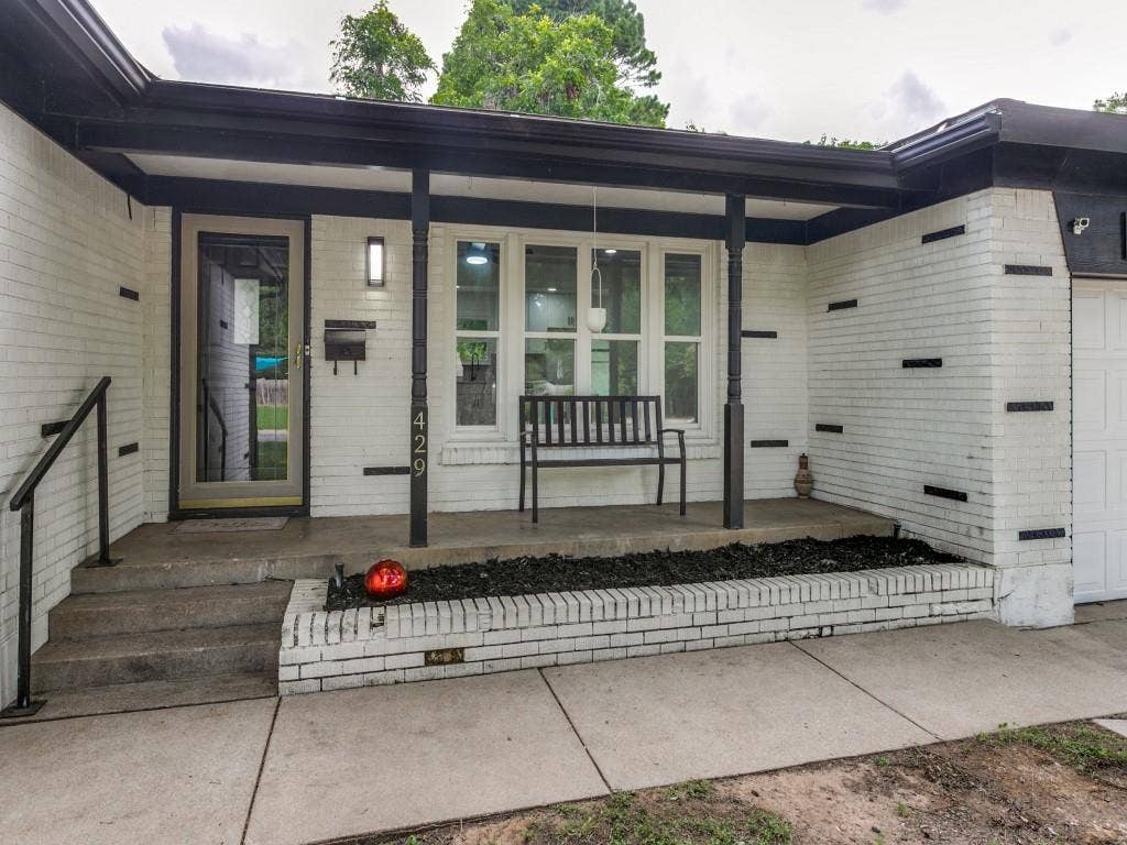 429 Harmon Road, Hurst, TX 76053 Front up-close