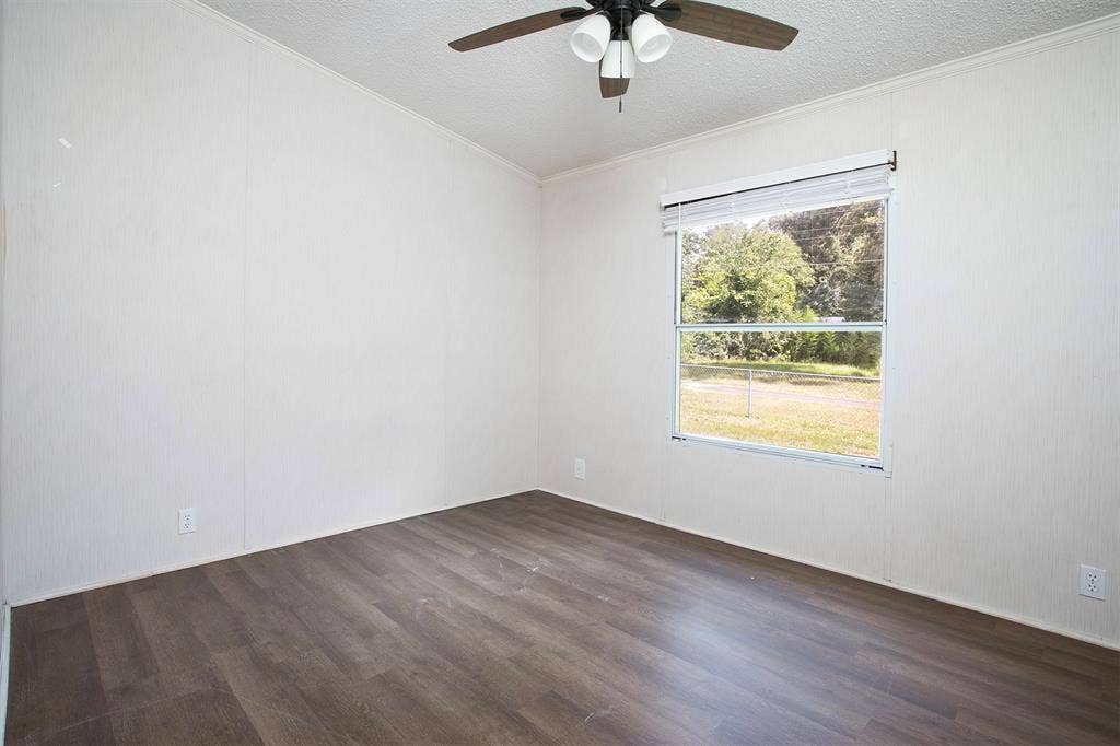 20573 Kingsley Circle, Chandler, TX 75758 2nd Guest Bedroom