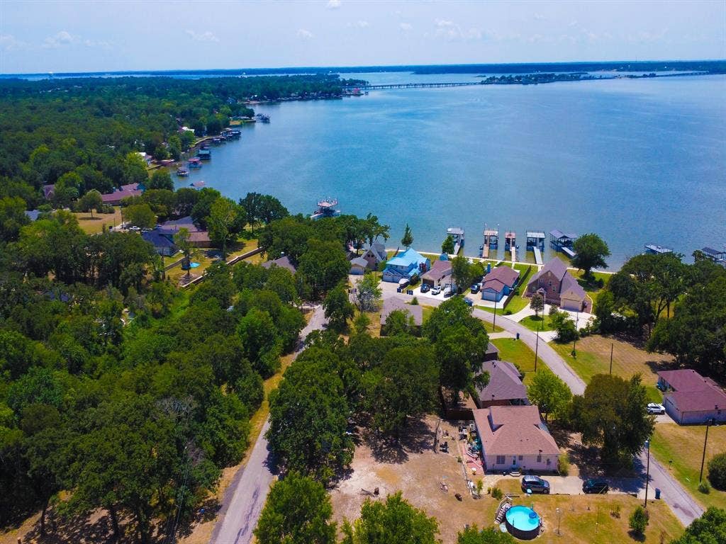 307 Coral Reef Street, Gun Barrel City, TX 75156 307 Coral Reef Street, Gun Barrel City, TX 75156