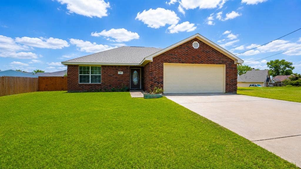 307 Coral Reef Street, Gun Barrel City, TX 75156 307 Coral Reef Street, Gun Barrel City, TX 75156