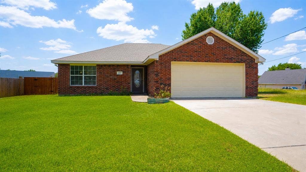 307 Coral Reef Street, Gun Barrel City, TX 75156 307 Coral Reef Street, Gun Barrel City, TX 75156