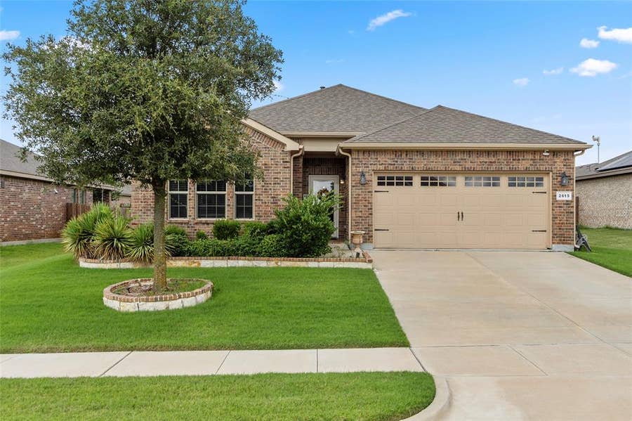 Property photo for 2615 Sunburst Drive, Glenn Heights, TX