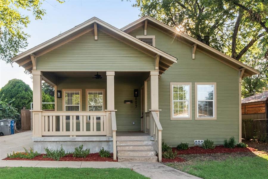 Property photo for 807 Hollywood Avenue, Dallas, TX
