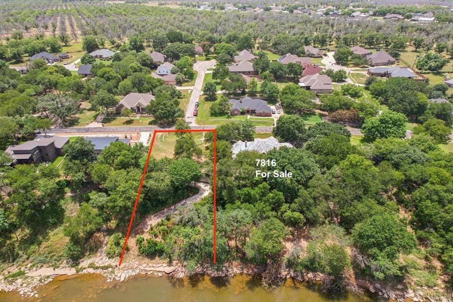 Property photo for 7818 Ravenswood Road, Granbury, TX