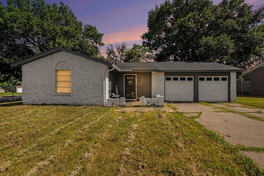 Property photo for 1608 Natches Drive, Arlington, TX