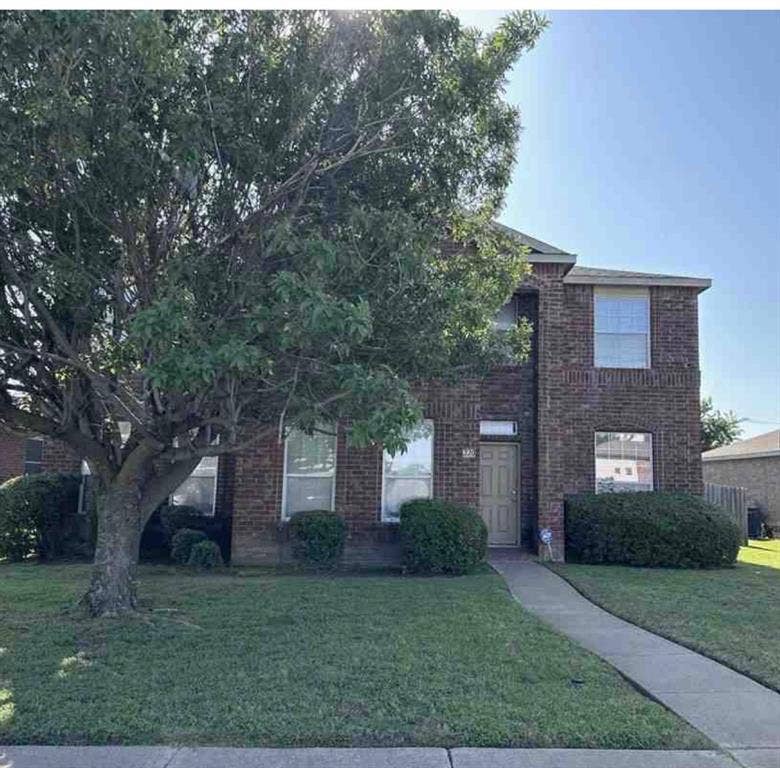 Property photo for 220 Maplecrest Drive, DeSoto, TX