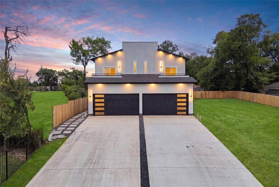 Property photo for 520 Woodbine Avenue, Dallas, TX
