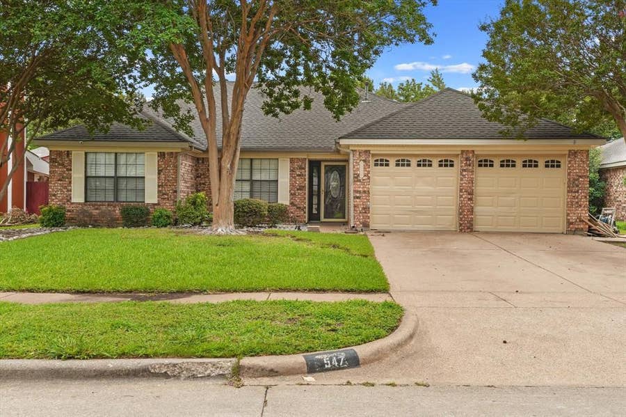 Property photo for 547 Kessler Street, Grand Prairie, TX