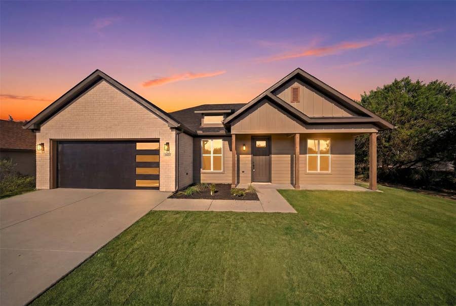 Property photo for 2607 White Rock Drive, Granbury, TX