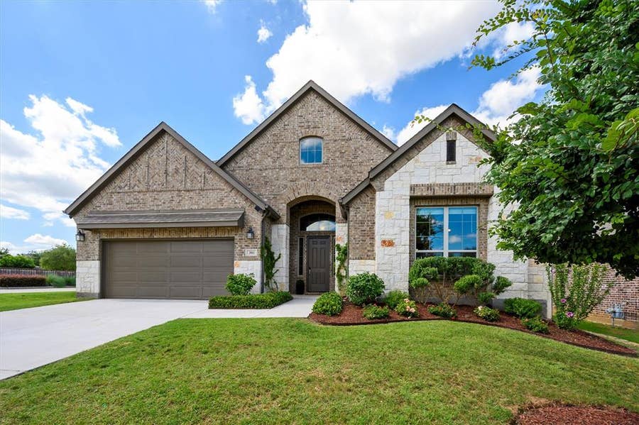 Property photo for 301 Green Valley Drive, McKinney, TX