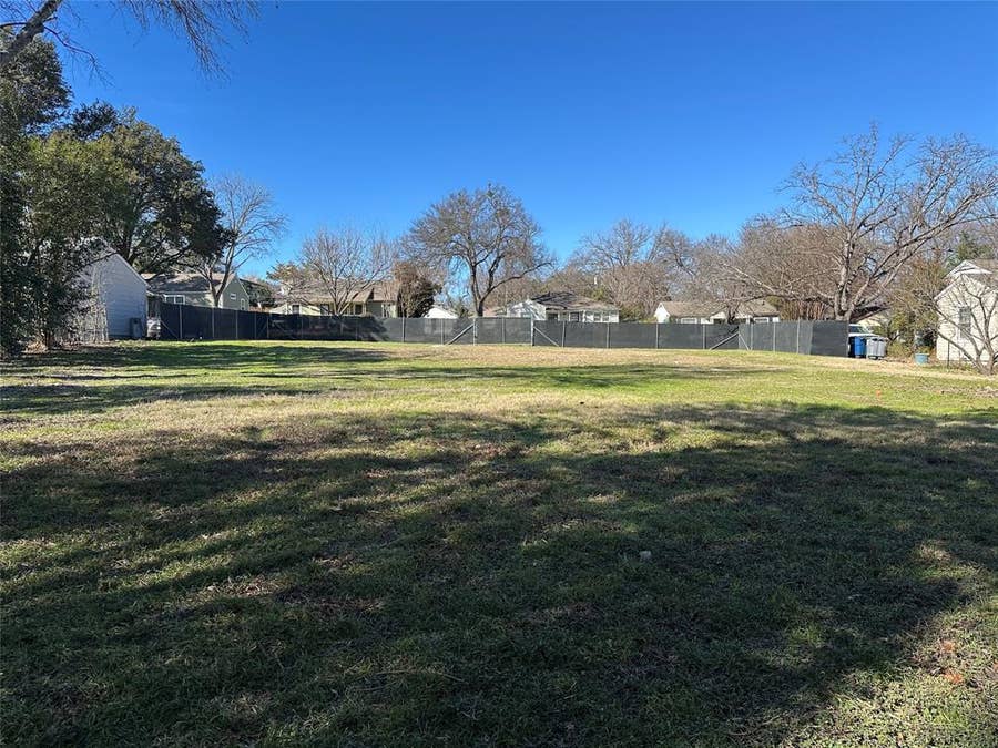 Property photo for 9538 Peninsula Drive, Dallas, TX