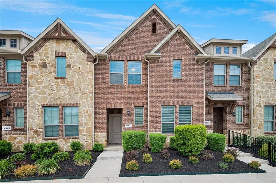 Property photo for 2161 Crooked Bow Drive, Mesquite, TX