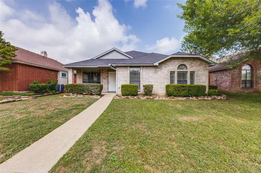 Property photo for 512 Sims Drive, Cedar Hill, TX