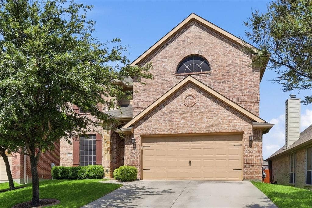 1905 Fountain Meadows Drive, Euless, TX 76039 Amazing home with an incredible layout located in a coveted gated community with resort style amenities. More exterior pics coming Monday.