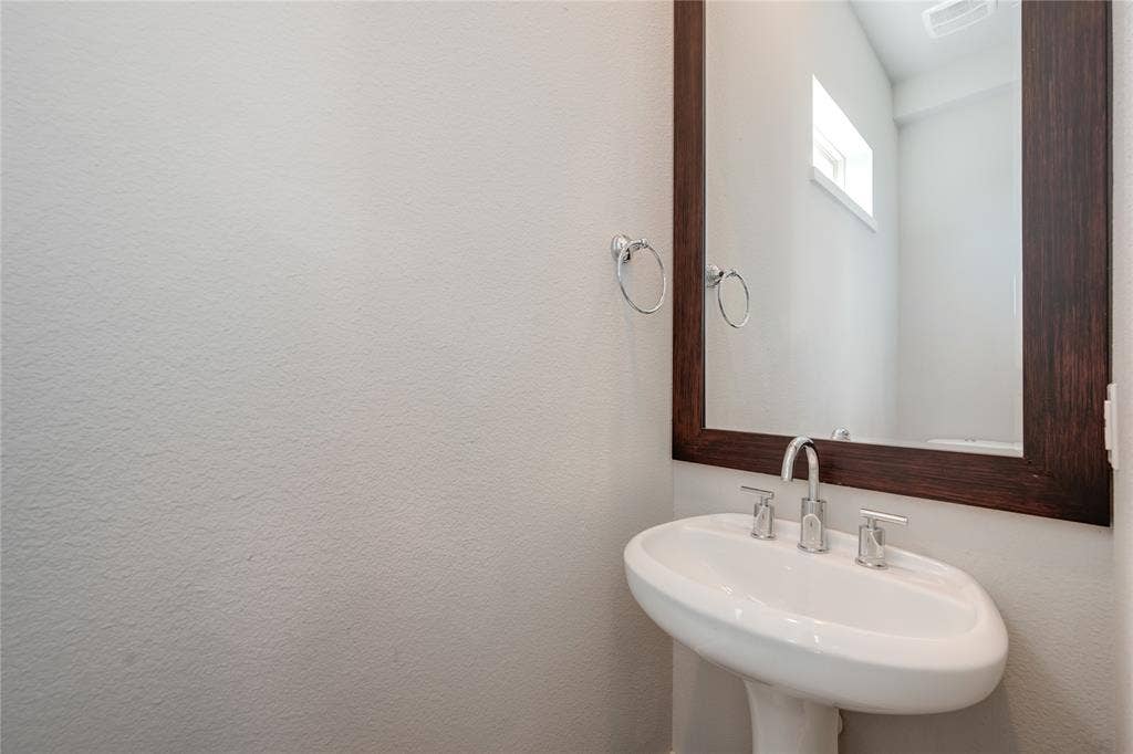 4211 Rawlins Street, #108, Dallas, TX 75219 4211 Rawlins Street, #108, Dallas, TX 75219