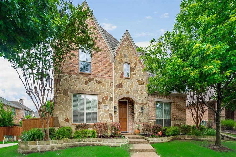 Property photo for 925 Sloan Drive, Allen, TX