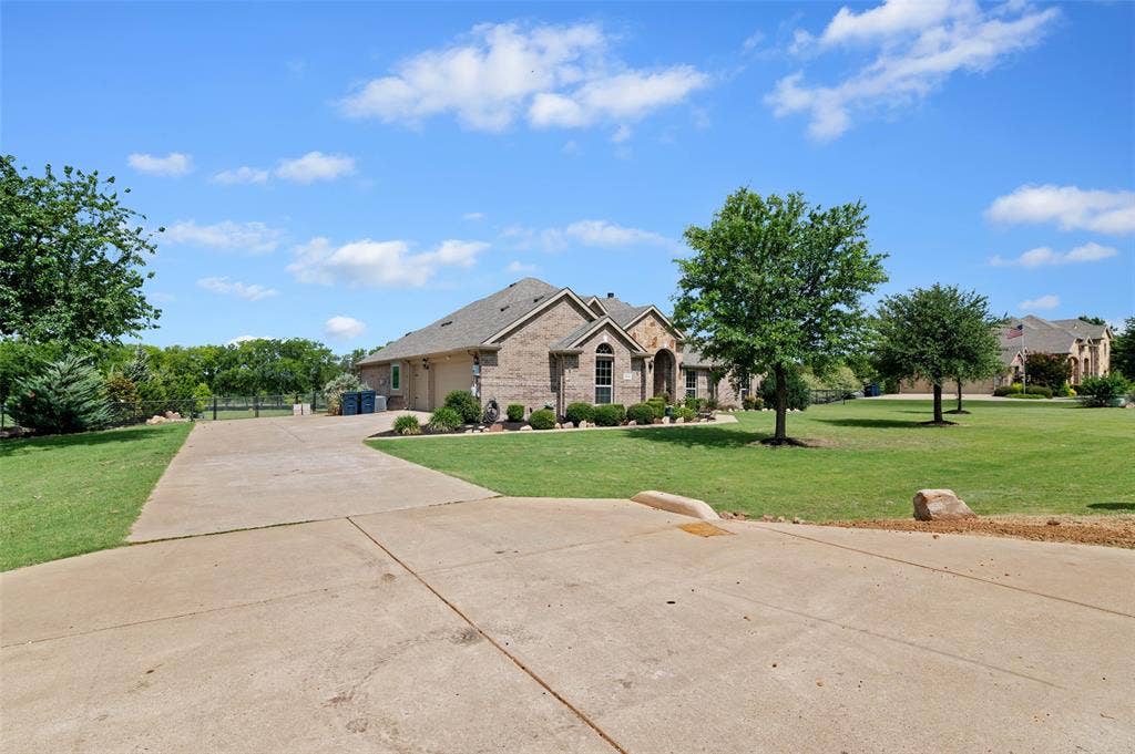 5044 Dogwood Drive, Celina, TX 75009 5044 Dogwood Drive, Celina, TX 75009