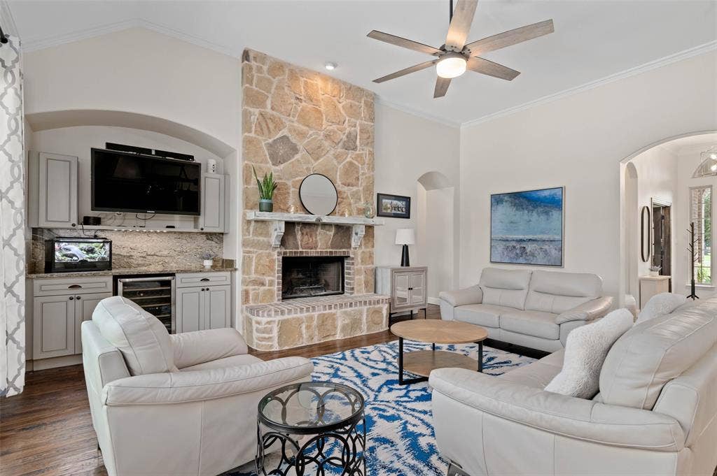 5044 Dogwood Drive, Celina, TX 75009 5044 Dogwood Drive, Celina, TX 75009