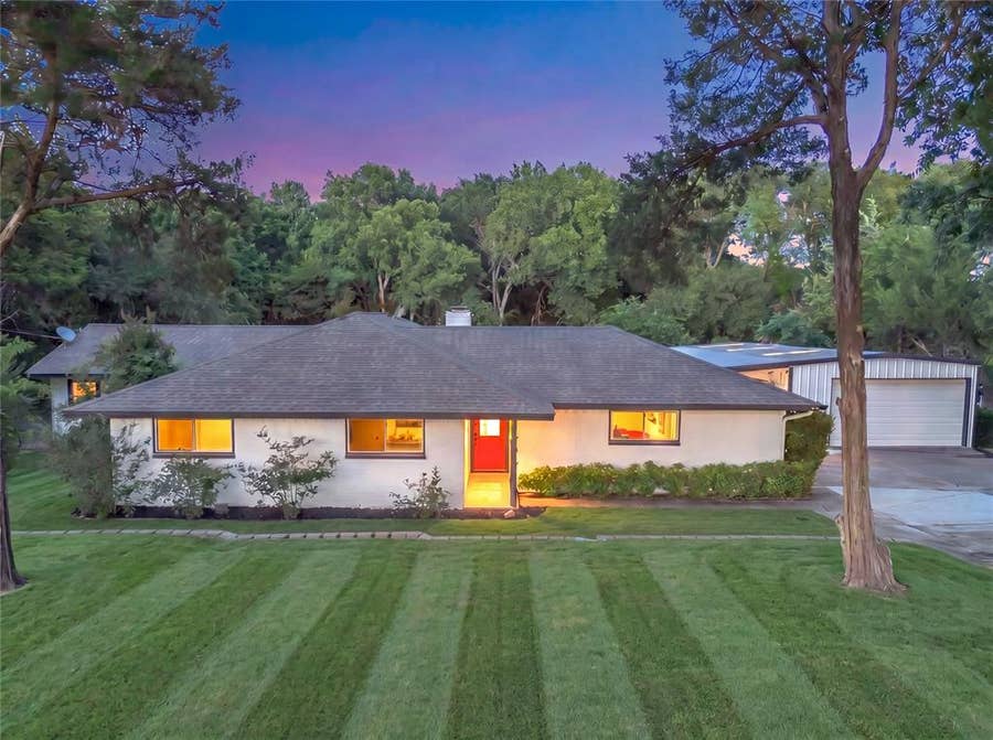 Property photo for 2010 Clearview Drive, Midlothian, TX